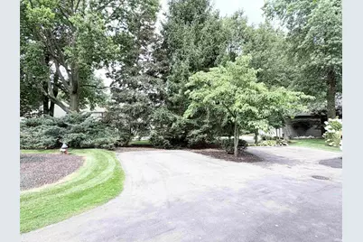 1325 E Erskine Manor Hill Drive, South Bend, IN 46614 - Photo 13