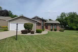 834 Greenmount Ct, Mishawaka, IN 46544 - Photo 1