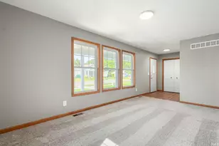 1563 E Edgar East Ave, Mishawaka, IN 46545 - Photo 5