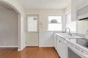 1238 Academy Pl, South Bend, IN 46616 - Photo 5
