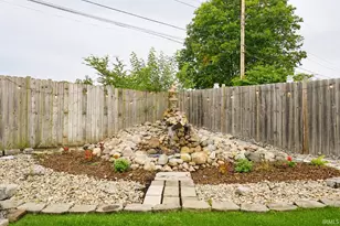 619 W 13th St, Mishawaka, IN 46544 - Photo 9