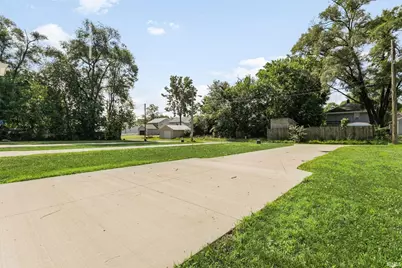 212 E Dubail Avenue, South Bend, IN 46613 - Photo 29
