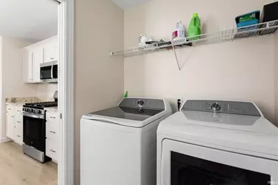 212 E Dubail Avenue, South Bend, IN 46613 - Photo 15