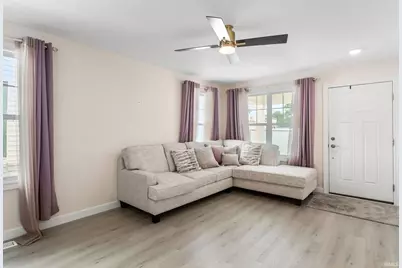 212 E Dubail Avenue, South Bend, IN 46613 - Photo 5