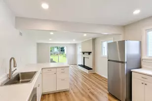 733 E Bronson St, South Bend, IN 46601 - Photo 7