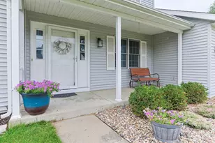 50885 Lexington Glen Dr, Granger, IN 46530 - Photo 3
