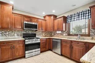30081 Quail Pointe Dr, Granger, IN 46530 - Photo 7