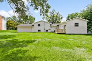 18135 Heatherfield Dr, South Bend, IN 46637 - Photo 21