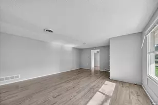231 S Holiday Dr, South Bend, IN 46615 - Photo 15