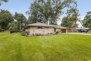 55844 Oak Ln, Elkhart, IN 46514 - Photo 3