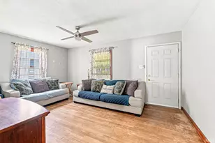 1917 E Bowman St, South Bend, IN 46613 - Photo 5