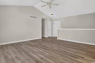 1814 Rambling Rose Ln, Mishawaka, IN 46544 - Photo 5