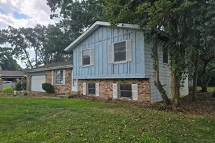 56033 Wynnewood Dr, Osceola, IN 46561 - Photo 3