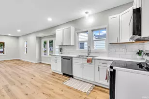 2422 Kenwood Ave, South Bend, IN 46628 - Photo 9
