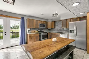 10374 Douglas Rd, Osceola, IN 46561 - Photo 7
