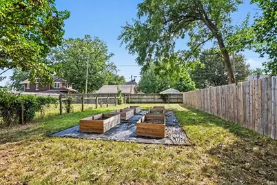 131 S Vine Street, Elkhart, IN 46514 - Photo 33
