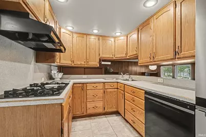 131 S Vine Street, Elkhart, IN 46514 - Photo 17