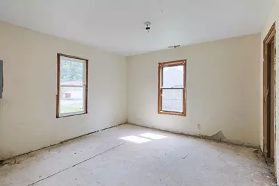 111 N Grand Street, Lakeville, IN 46536 - Photo 15
