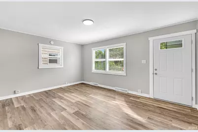 105 N Wellington Street, South Bend, IN 46619 - Photo 5