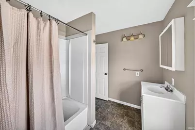 322 W 10th Street, Mishawaka, IN 46544 - Photo 17