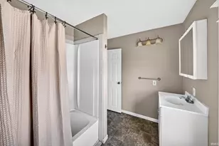 322 W 10th St, Mishawaka, IN 46544 - Photo 17