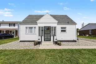 610 W 15th St, Mishawaka, IN 46544 - Photo 1