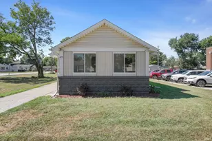 225 Melville St, Mishawaka, IN 46544 - Photo 1