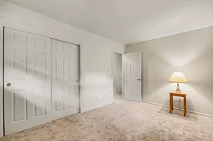 51205 Green Hill Dr, South Bend, IN 46628 - Photo 9