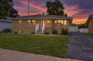 716 W 12th St, Mishawaka, IN 46544 - Photo 1