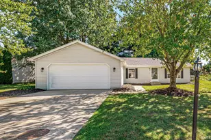 53096 Crystal Pond Dr, Elkhart, IN 46514 - Photo 1