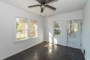 1109 Diamond Ave, South Bend, IN 46628 - Photo 15