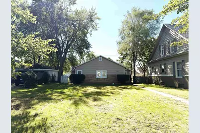1521 E Lincolnway Way, Mishawaka, IN 46544 - Photo 1