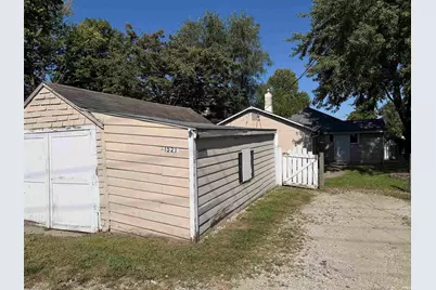 1521 E Lincolnway Way, Mishawaka, IN 46544 - Photo 13