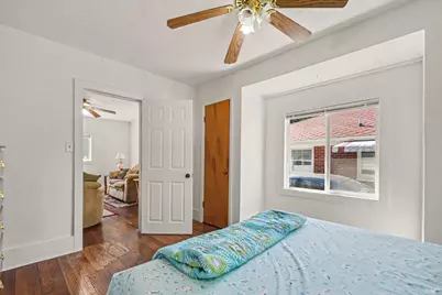 817 E Victoria Street, South Bend, IN 46614 - Photo 9
