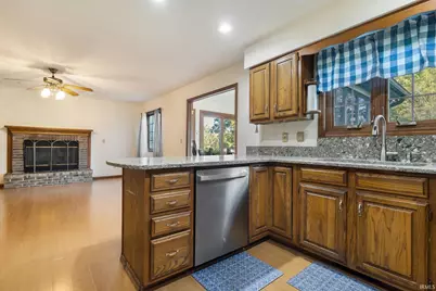 13741 Creston Hills Drive, Mishawaka, IN 46544 - Photo 7