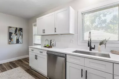 1313 College Street, South Bend, IN 46628 - Photo 9
