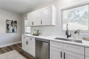 1313 College St, South Bend, IN 46628 - Photo 9