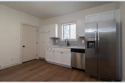 519 S Grant Street, South Bend, IN 46619 - Photo 9