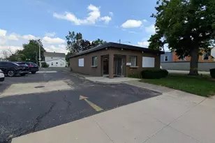 922 Division St, Mishawaka, IN 46545 - Photo 1