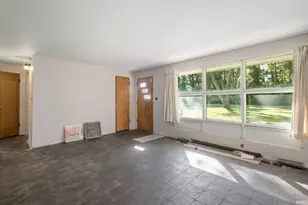 18603 Kintz Dr, South Bend, IN 46637 - Photo 9