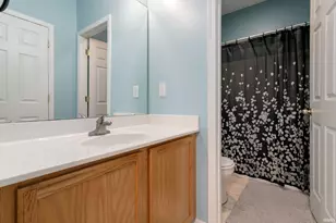 2325 Oakbrook Dr, South Bend, IN 46628 - Photo 15