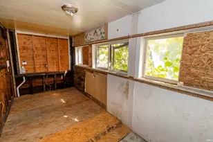 1218 Huey St, South Bend, IN 46628 - Photo 5