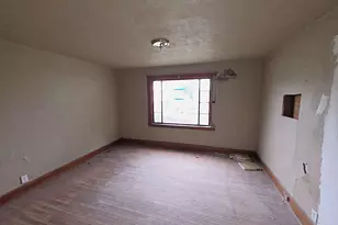 518 Johnson St, South Bend, IN 46628 - Photo 5