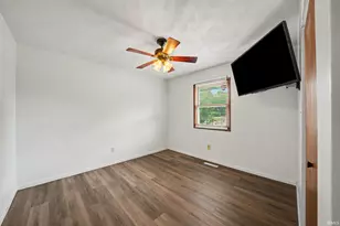 30127 Blue Spruce Dr, Elkhart, IN 46514 - Photo 7