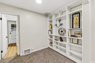 107 S Coquillard Dr, South Bend, IN 46617 - Photo 9