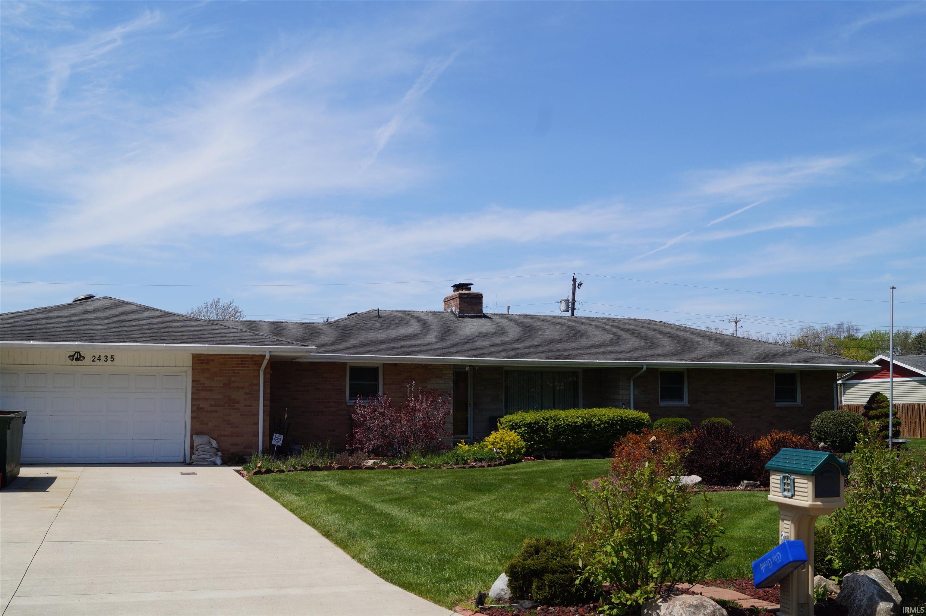 Brynnwood Drive Gem: Elkhart Real Estate - vpu9bhn