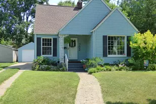 702 W Angela Blvd, South Bend, IN 46617 - Photo 1