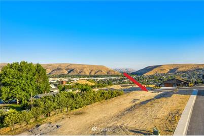 801 Selah Vista Way, Selah, WA 98942 - Photo 1