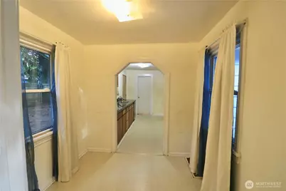 14040 Ashworth Avenue N, Seattle, WA 98133 - Photo 15