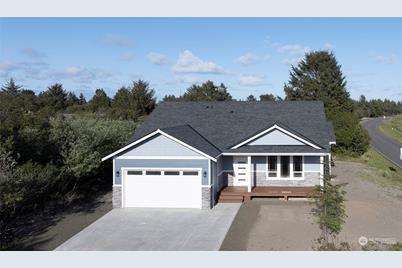 998 Cascade Avenue SW, Ocean Shores, WA 98569 - Photo 1